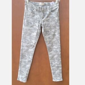 Super SKinny Camo Jeans 710Levi'sAdjustable waistbandSuper skinny